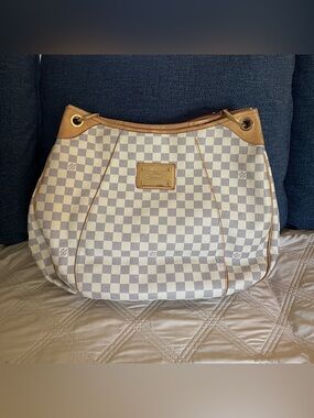 Louis Vuitton Galleria GM bag